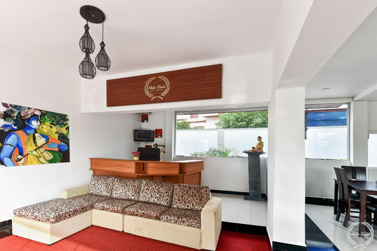 White Land City Hotel Dambulla Exterior foto