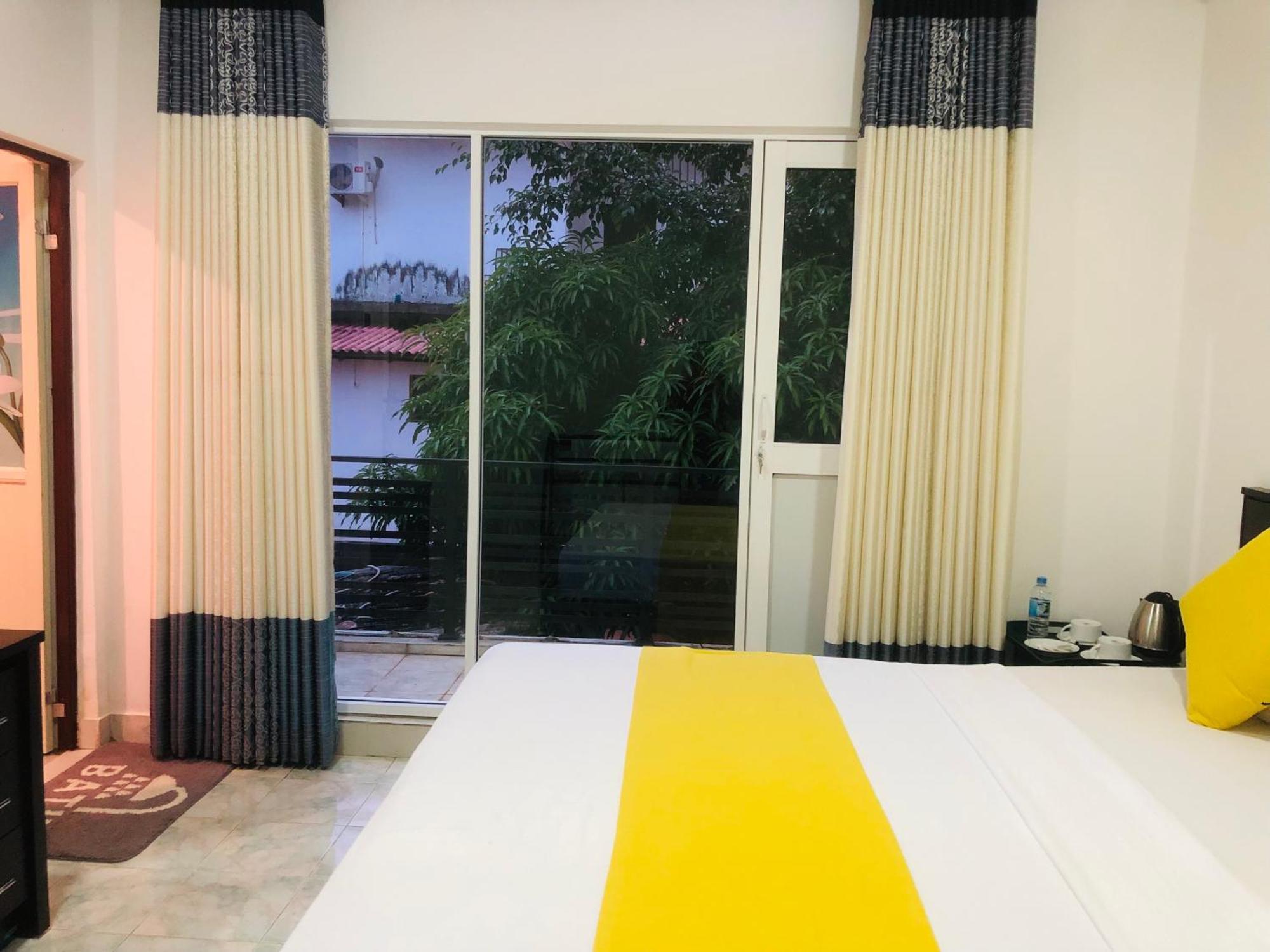 White Land City Hotel Dambulla Exterior foto