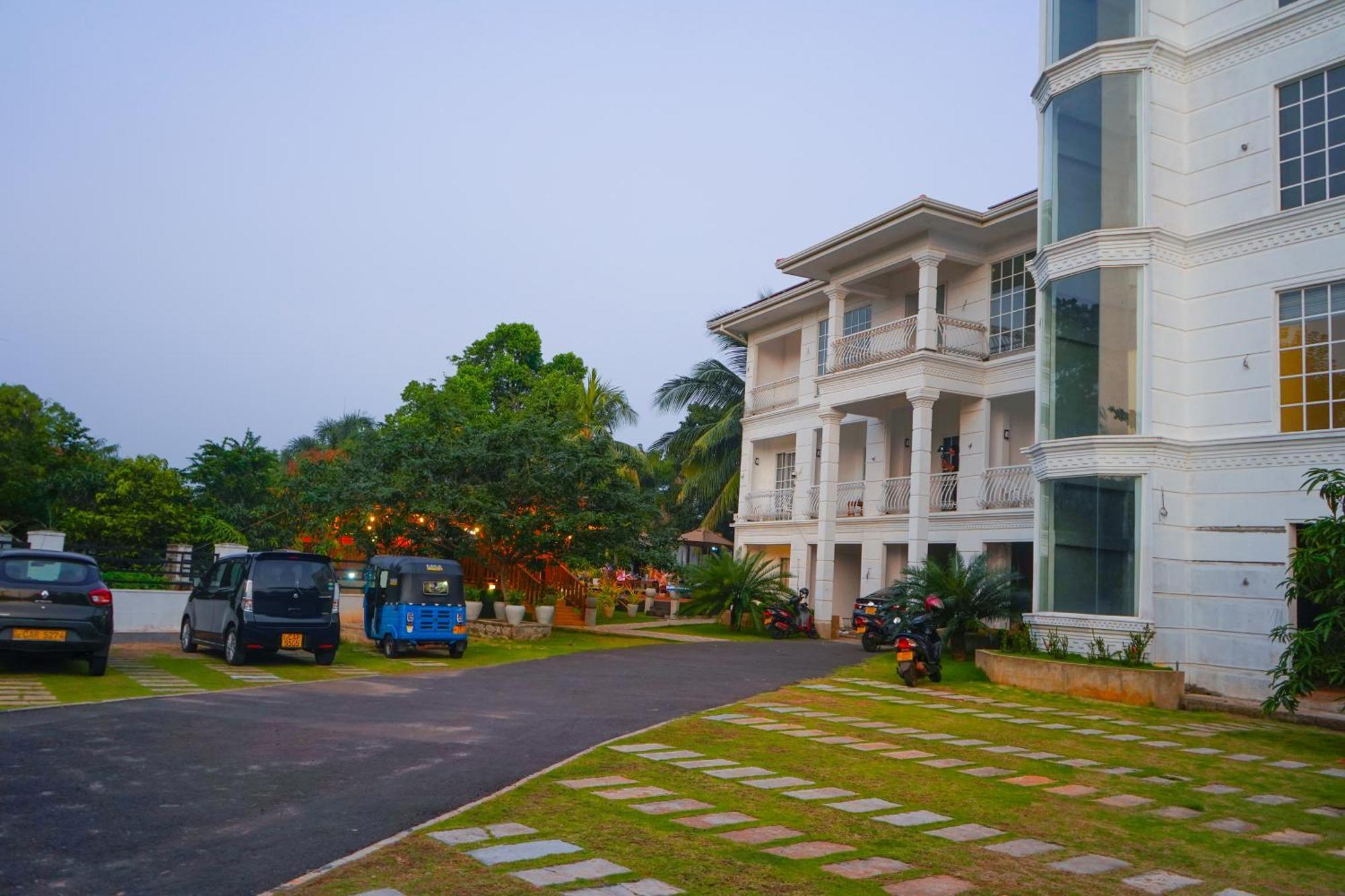White Land City Hotel Dambulla Exterior foto